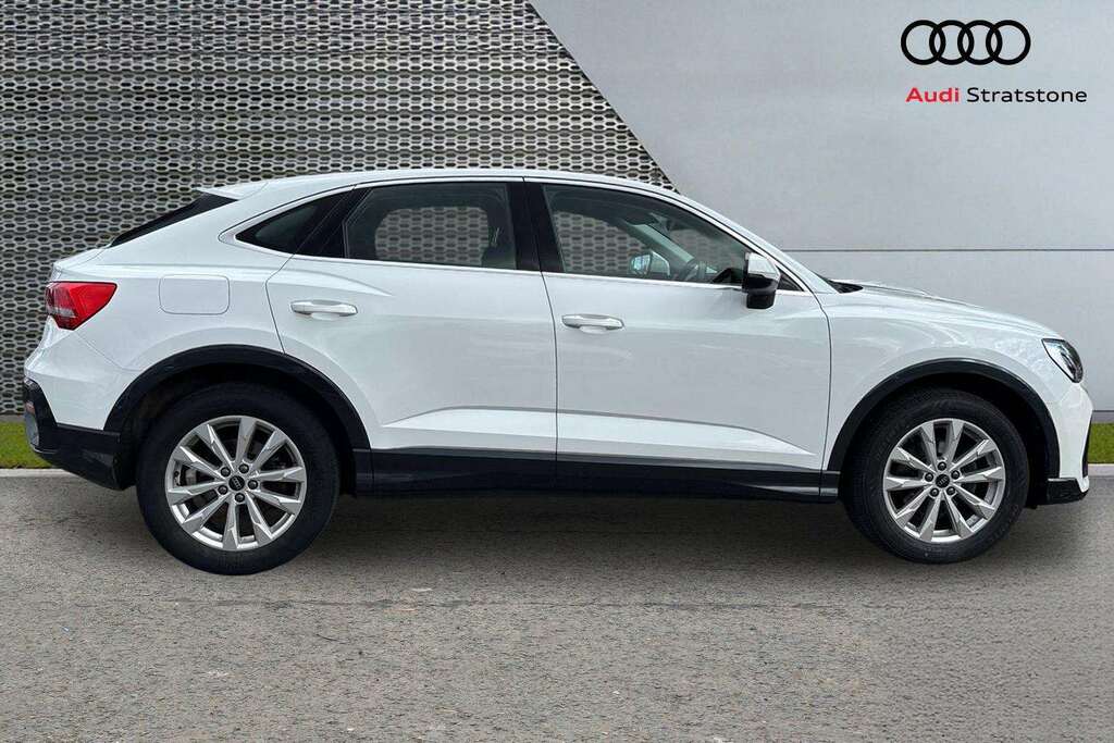 Audi Q3 35 Tfsi Sport S Tronic 2023 ML73XRX White #4