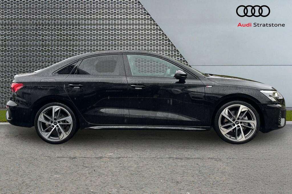Audi A3 35 Tfsi Black Edition S Tronic 2024 MP24KSF Black #4