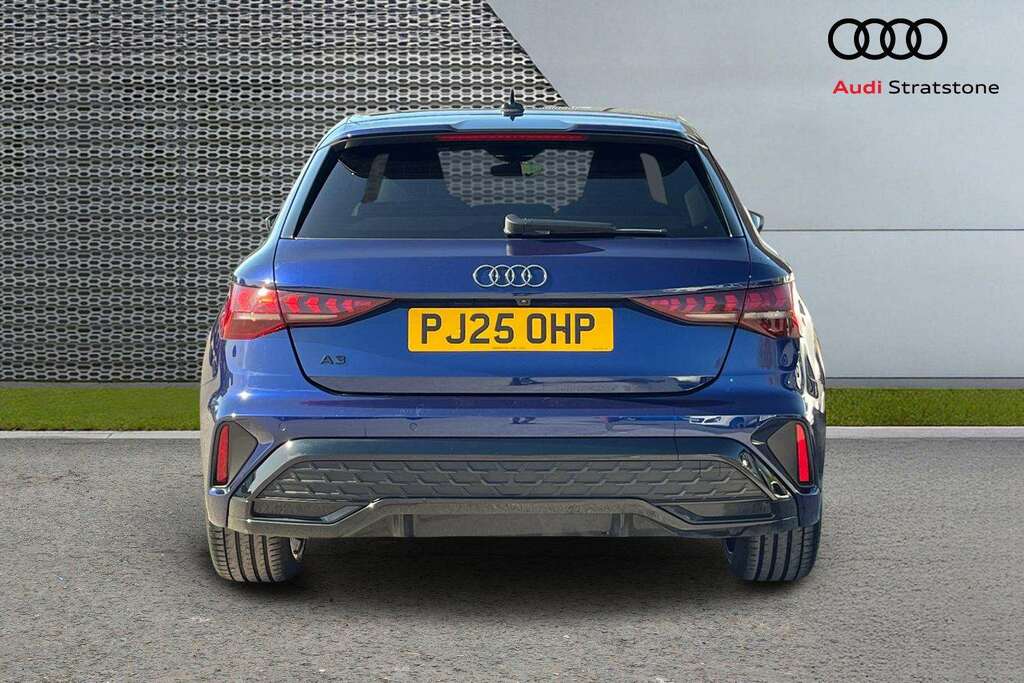 Audi A3 35 Tdi Black Edition S Tronic 2025 PJ25OHP Blue #6