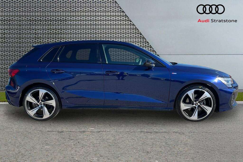 Audi A3 35 Tdi Black Edition S Tronic 2025 PJ25OHP Blue #3