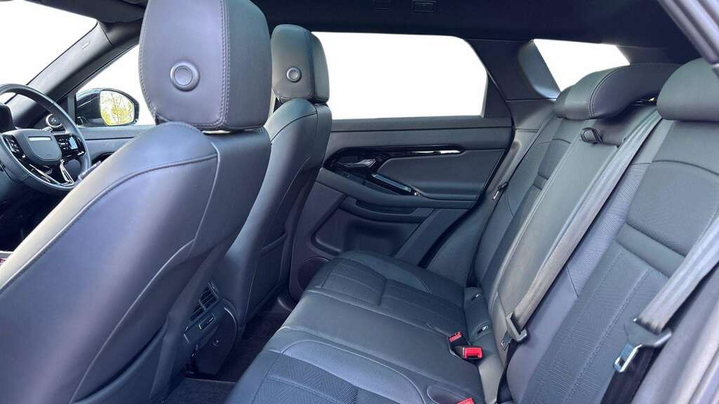 Land Rover Range Rover Evoque 2.0 D200 Dynamic Hse 2024 KT74BBZ Silver #4