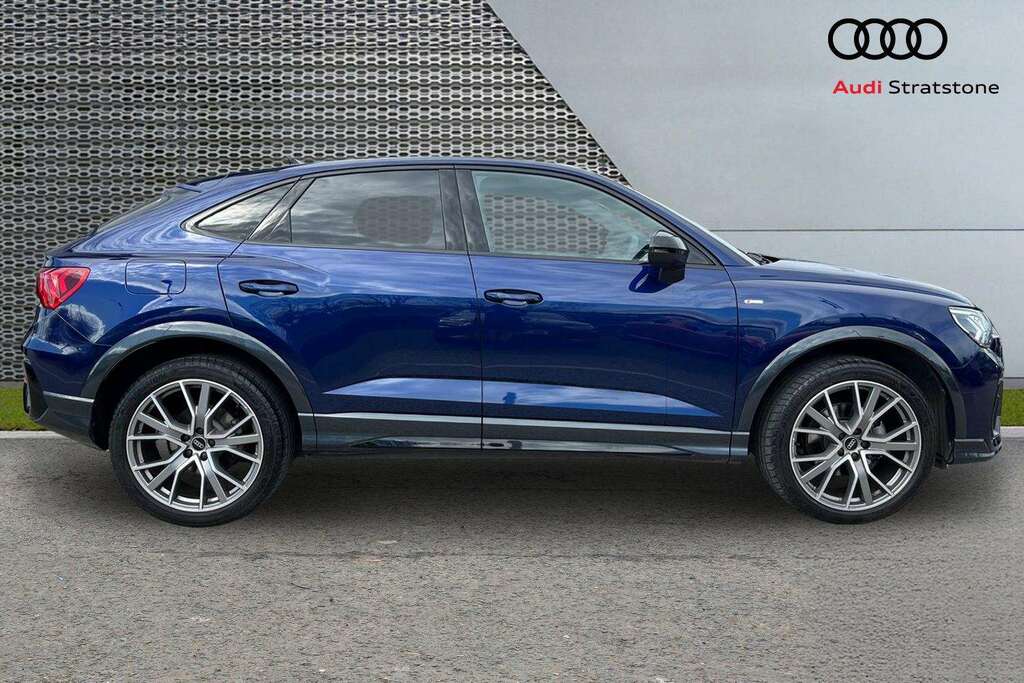 Audi Q3 35 Tfsi Black Edition S Tronic 20 Alloy 202 DE75BBX Blue #4