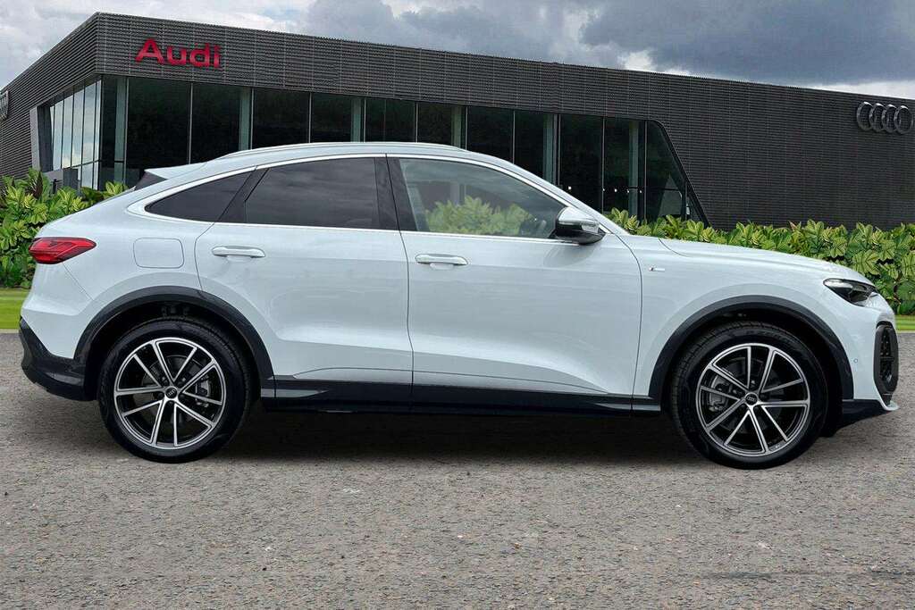 Audi Q5 2.0 Tdi Quattro Launch Edition S Tronic 2025 MH25WUC White #4