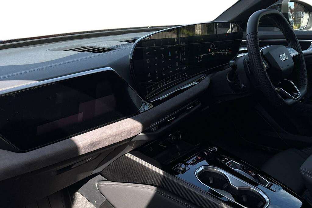 Audi A6 2.0 E-hybrid Qtro 299 Launch Edition S Tronic Red #2