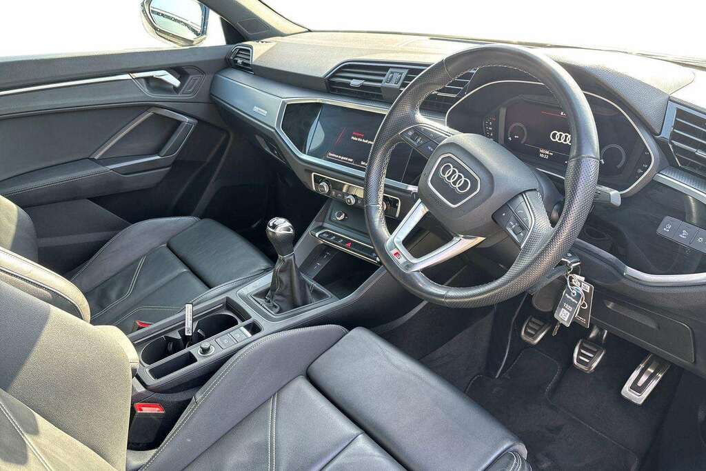 Audi Q3 35 Tfsi S Line 2023 MV73ZTT Black #5