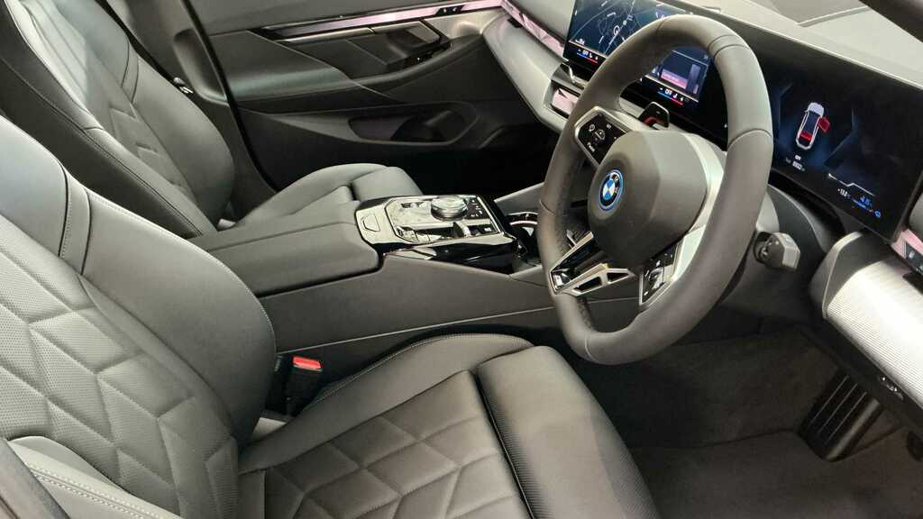 BMW 5 Series 530E M Sport 2026 YF26AYK White #4