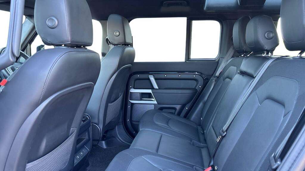 Land Rover Defender 110 3.0 D300 X-dynamic Se 110 2024 KK24BHZ Black #4