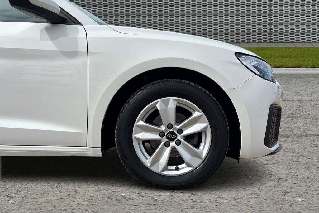 Audi A1 25 Tfsi Technik 2022 LL72USW White #4