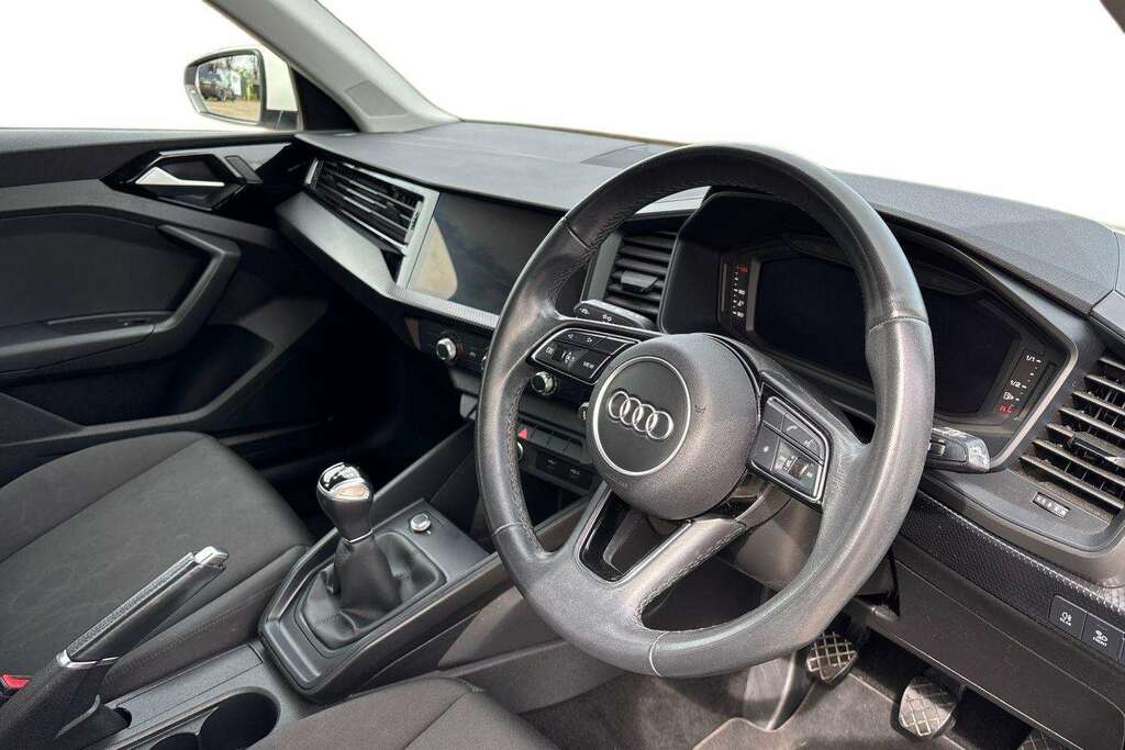Audi A1 25 Tfsi Technik 2022 LL72USW White #5