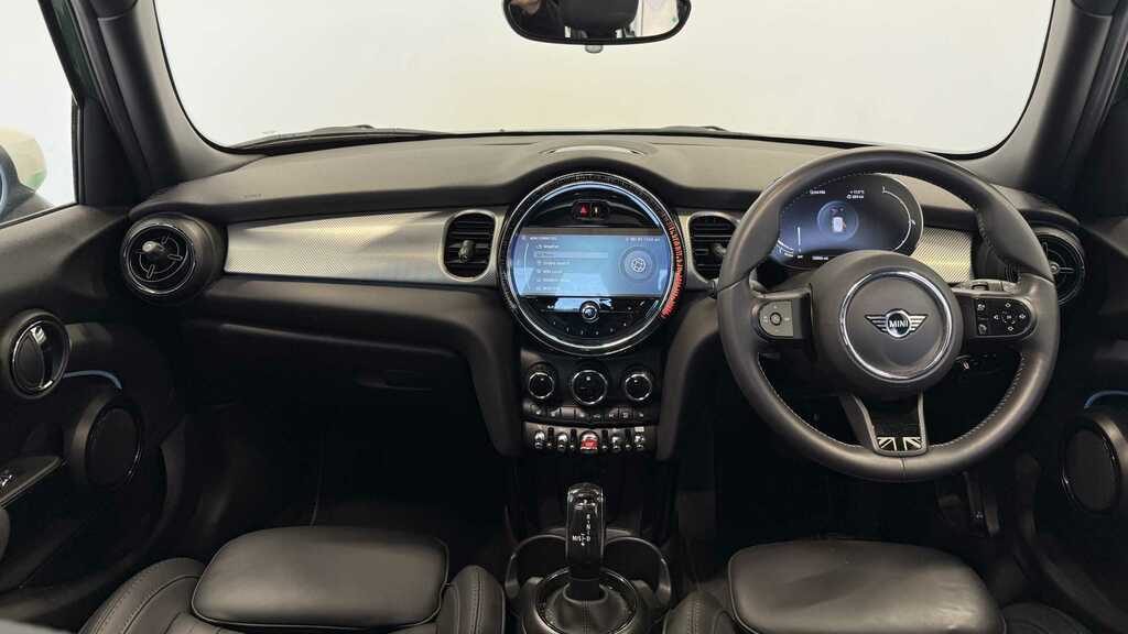 Mini Hatch 1.5 Cooper Exclusive Premium Plus 2023 YP23UJU Green #4