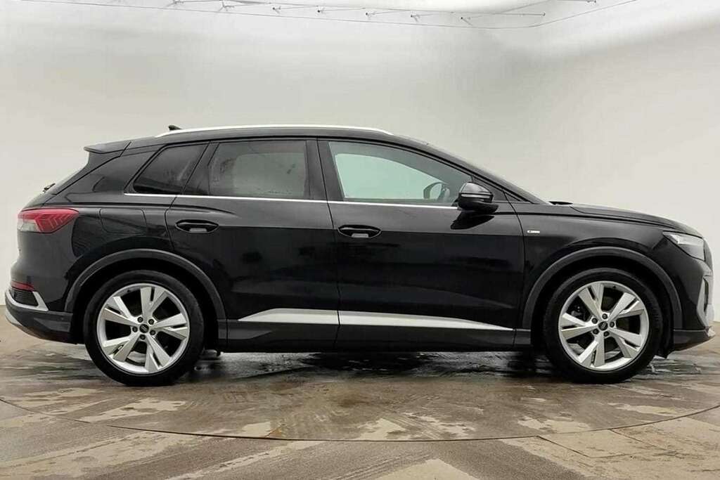 Audi Q4 E Tron 150Kw 40 82Kwh S Line 2022 KP72YSA Black #4
