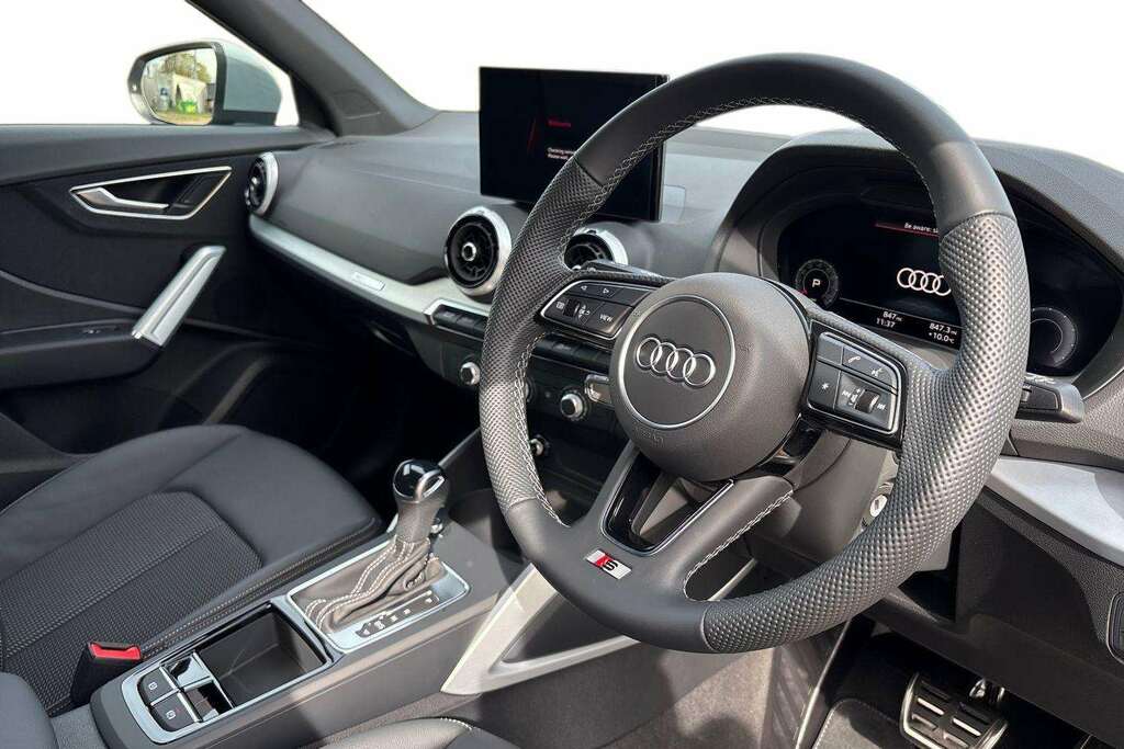 Audi Q2 35 Tfsi S Line S Tronic 2026 LR26KOX Grey #6