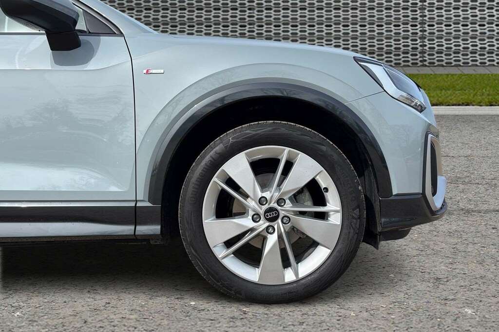 Audi Q2 35 Tfsi S Line S Tronic 2026 LR26KOX Grey #5
