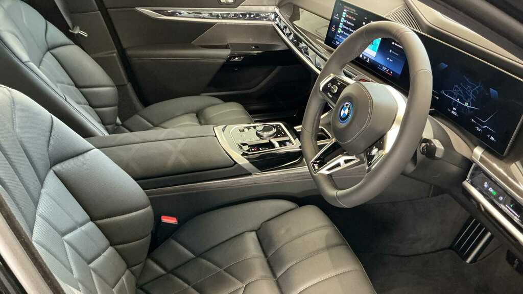 BMW i7 335Kw Edrive50 M Sport 105.7Kwh 2026 YH26FON Black #4