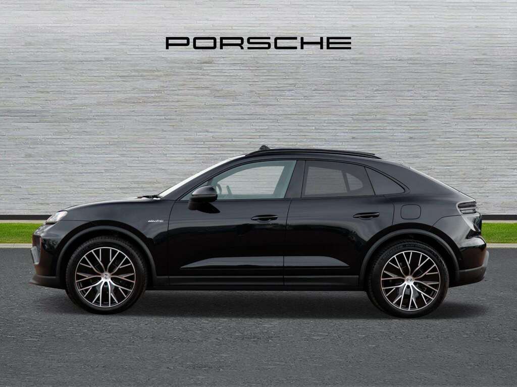 Porsche Macan 4 2026 EY26KLZ Black #5