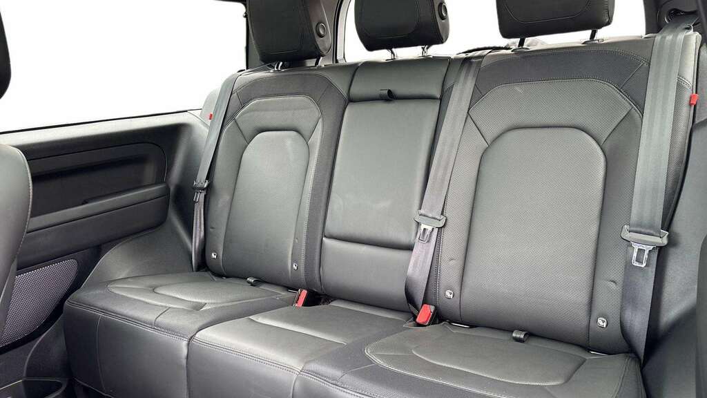 Land Rover Defender 90 3.0 D300 X-dynamic Hse 90 2023 BA73YZF Silver #4