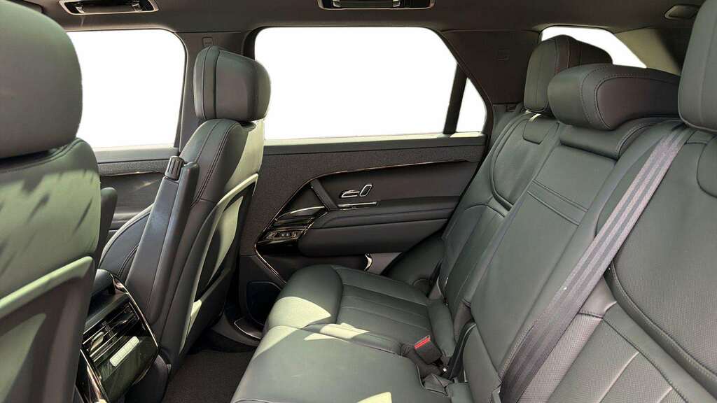Land Rover Range Rover Sport 3.0 D300 Dynamic Se 2024 FM73THK Red #4
