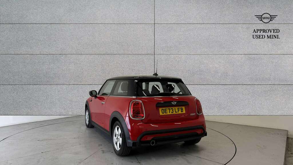 Mini Hatch 1.5 Cooper Classic 2023 OE73LFB Red #2
