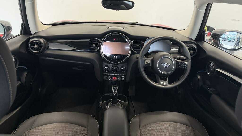 Mini Hatch 1.5 Cooper Classic 2023 OE73LFB Red #4