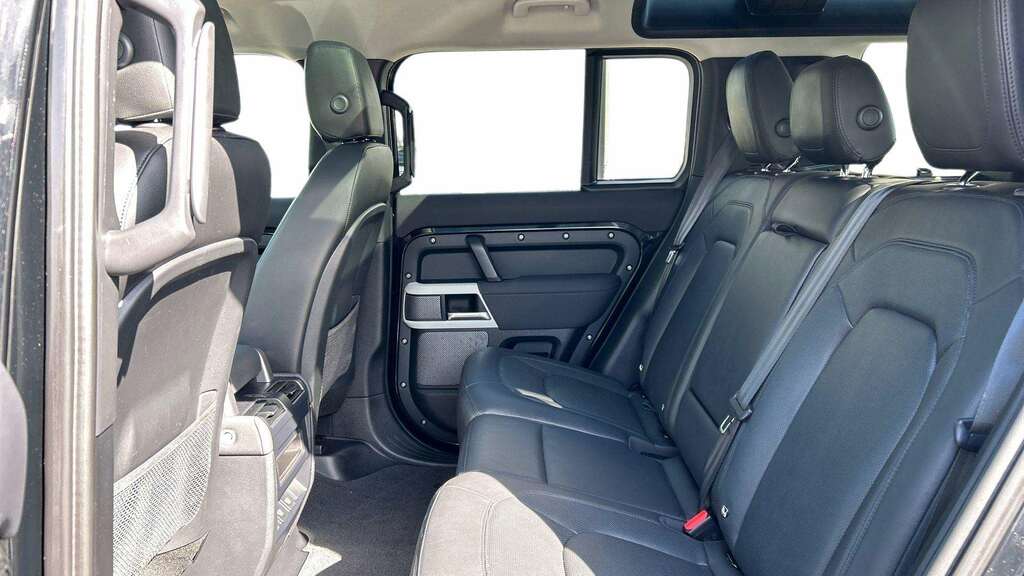 Land Rover Defender 110 3.0 D250 Xs Edition 110 2022 LJ72ZNL Black #4