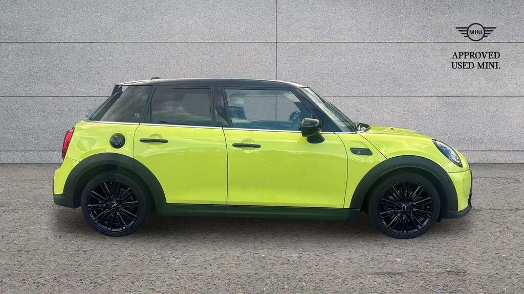 Mini Hatch Cooper S Exclusive Lci II 2024 GN24RNJ Yellow #3
