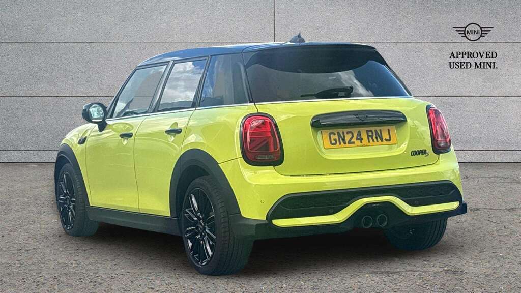 Mini Hatch Cooper S Exclusive Lci II 2024 GN24RNJ Yellow #2