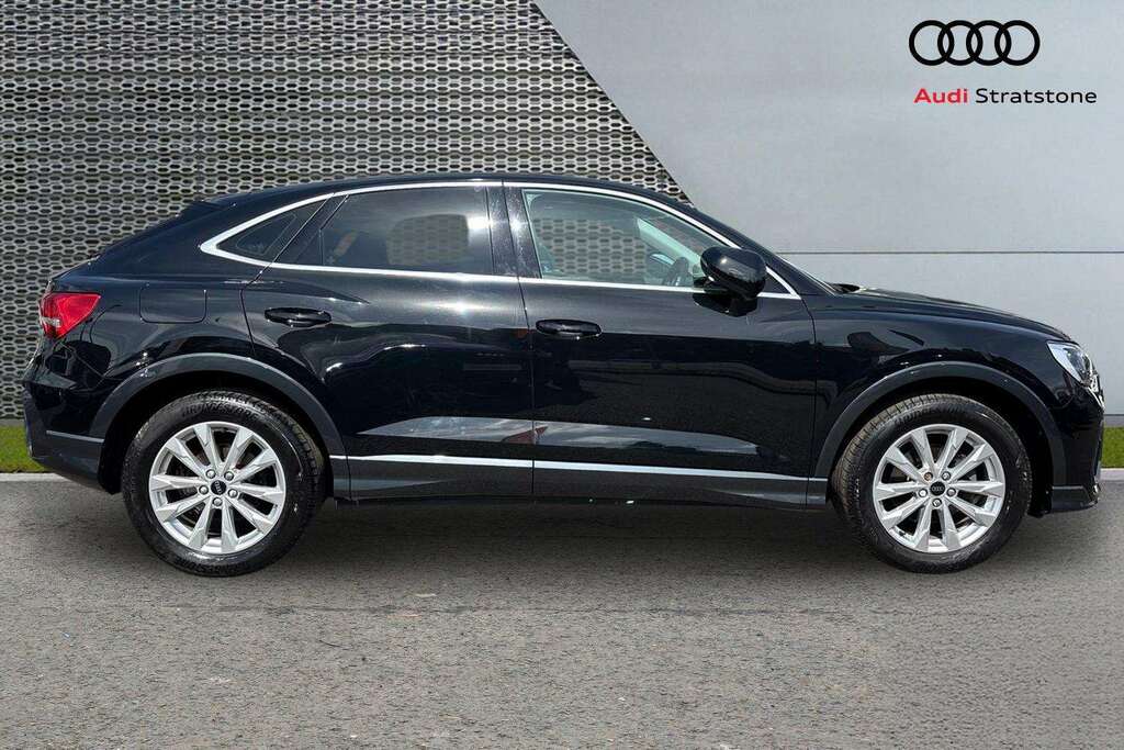 Audi Q3 35 Tfsi Sport S Tronic Tech Pack 2024 HW73MHF Black #4
