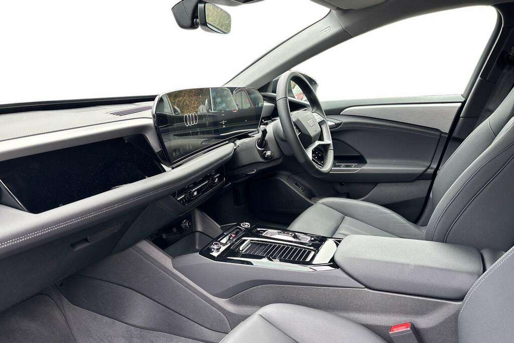 Audi A6 210Kw 83Kwh Sport 2025 LL75ZBF Black #2