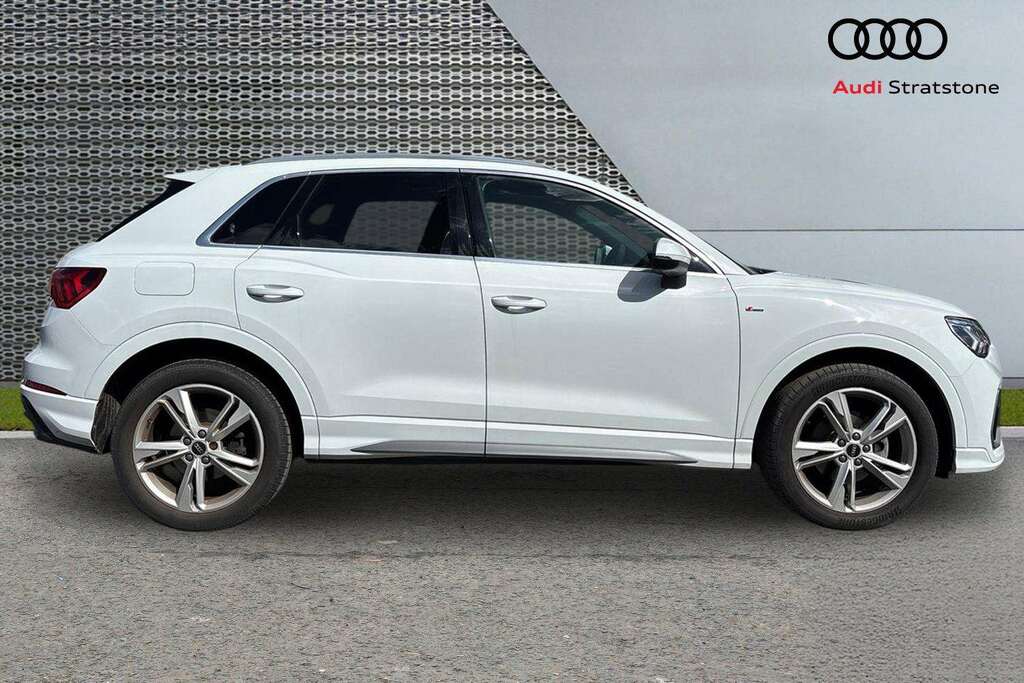 Audi Q3 35 Tfsi S Line S Tronic 2022 MJ72NVY White #4