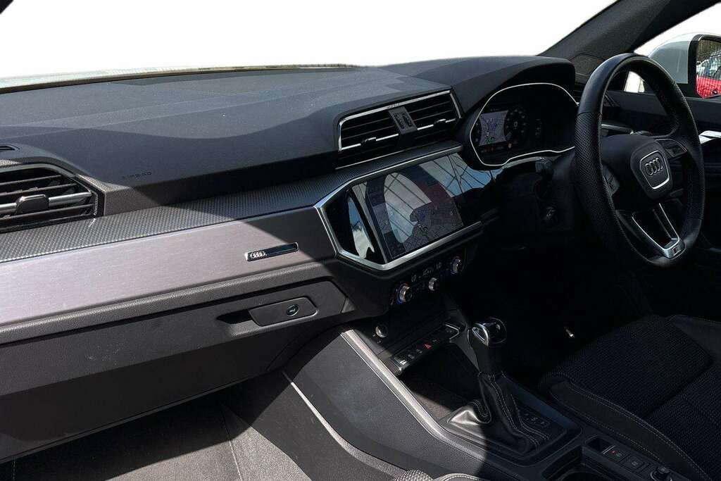 Audi Q3 35 Tfsi S Line S Tronic 2022 MJ72NVY White #2