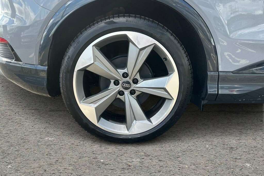 Audi Q4 E Tron 210Kw 45 82Kwh Black Edition 2025 BP75UFE Grey #5