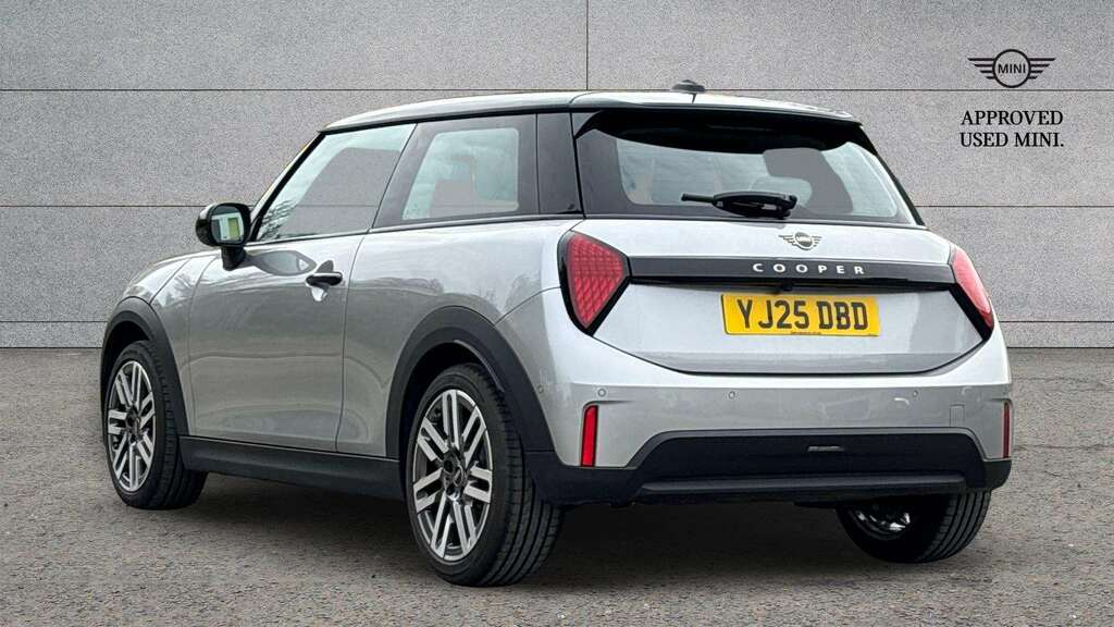 Mini Hatch 1.5 C Classic 2025 YJ25DBD Silver #2