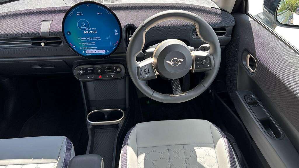Mini Hatch 1.5 C Classic 2025 YJ25CSA Silver #6