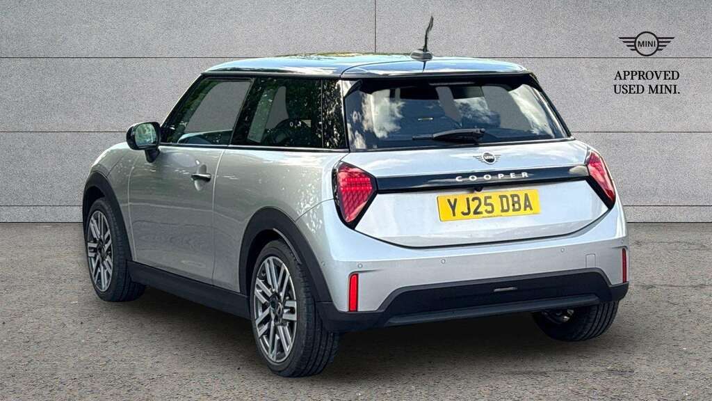 Mini Hatch 1.5 C Classic 2025 YJ25DBA Silver #2
