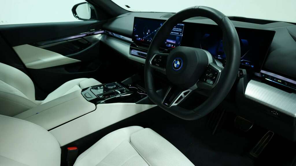 BMW 5 Series 530E M Sport 2025 YA25EPC Grey #5