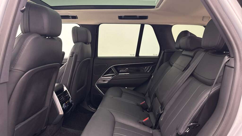 Land Rover Range Rover 3.0 P460e Hse 2024 KW24LBF Silver #3