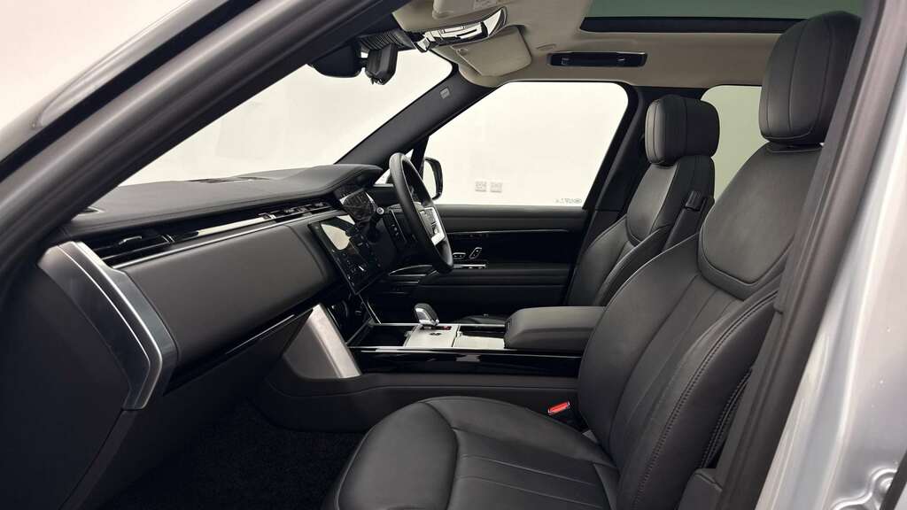 Land Rover Range Rover 3.0 P460e Hse 2024 KW24LBF Silver #2