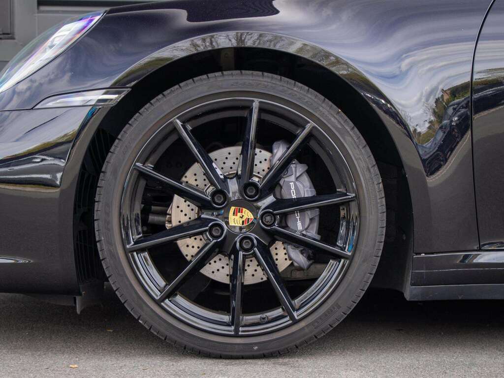 Porsche 911 Carrera 4 S-a 2020 LX70OEZ Black #4