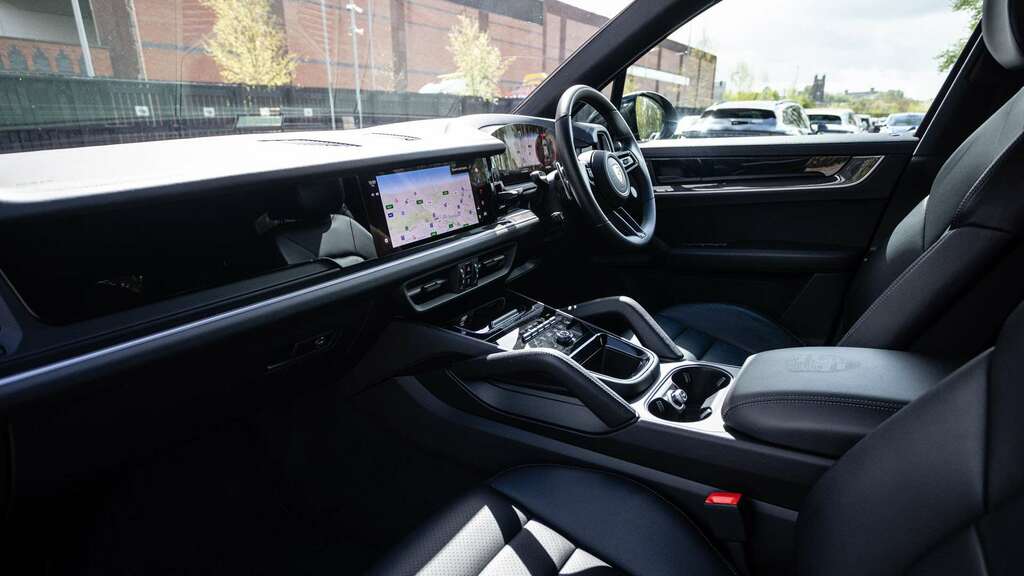 Porsche Cayenne V6 2024 YK24SYV Black #4