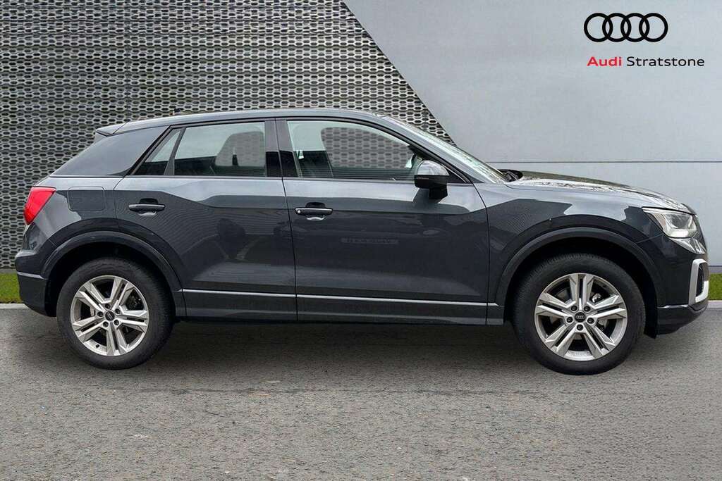 Audi Q2 35 Tfsi Sport 2025 MM75OXJ Grey #4