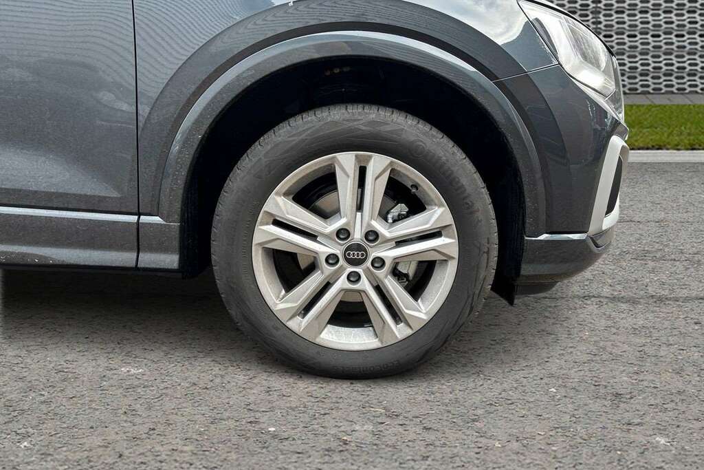 Audi Q2 35 Tfsi Sport 2025 MM75OXJ Grey #5