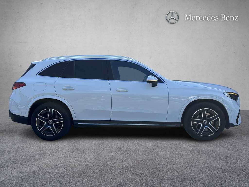 Mercedes-Benz GLC Class 220D 4Matic Amg Line 9G-tronic 2023 EA73DZR White #4