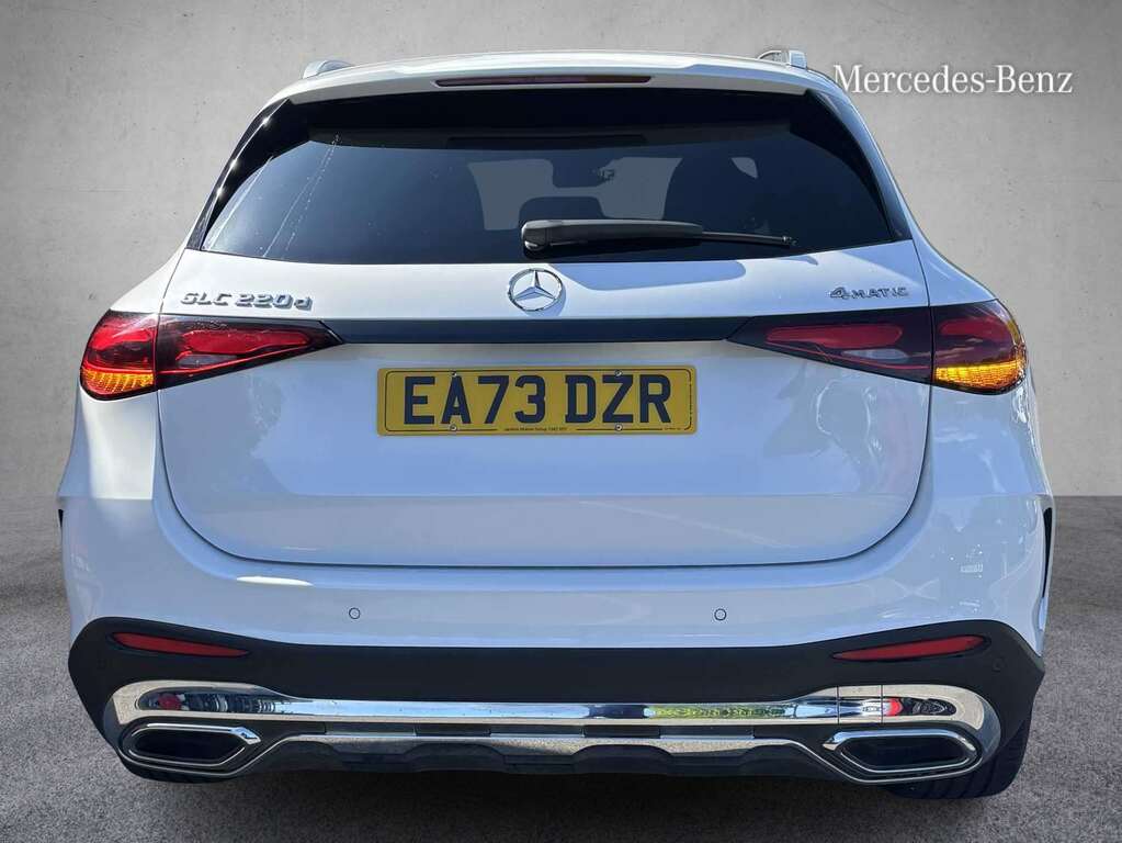Mercedes-Benz GLC Class 220D 4Matic Amg Line 9G-tronic 2023 EA73DZR White #5