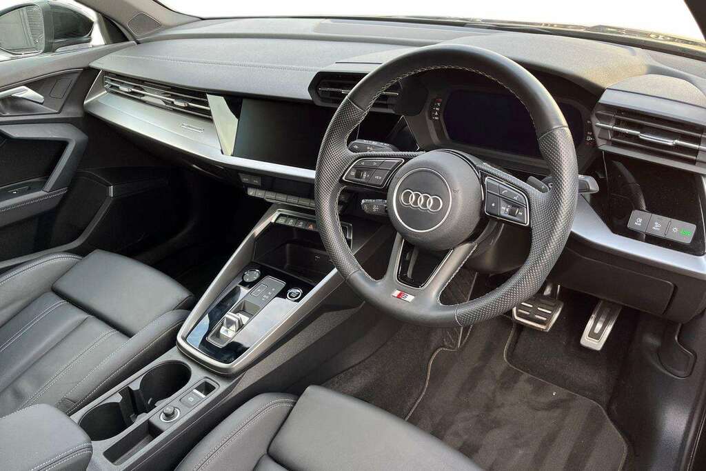 Audi A3 35 Tfsi S Line S Tronic 2024 DF24WSE Black #5