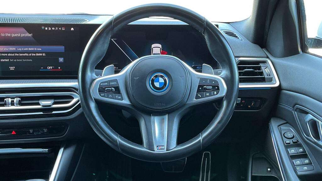 BMW 3 Series 330E Xdrive M Sport Step 2022 FD72OZX White #6