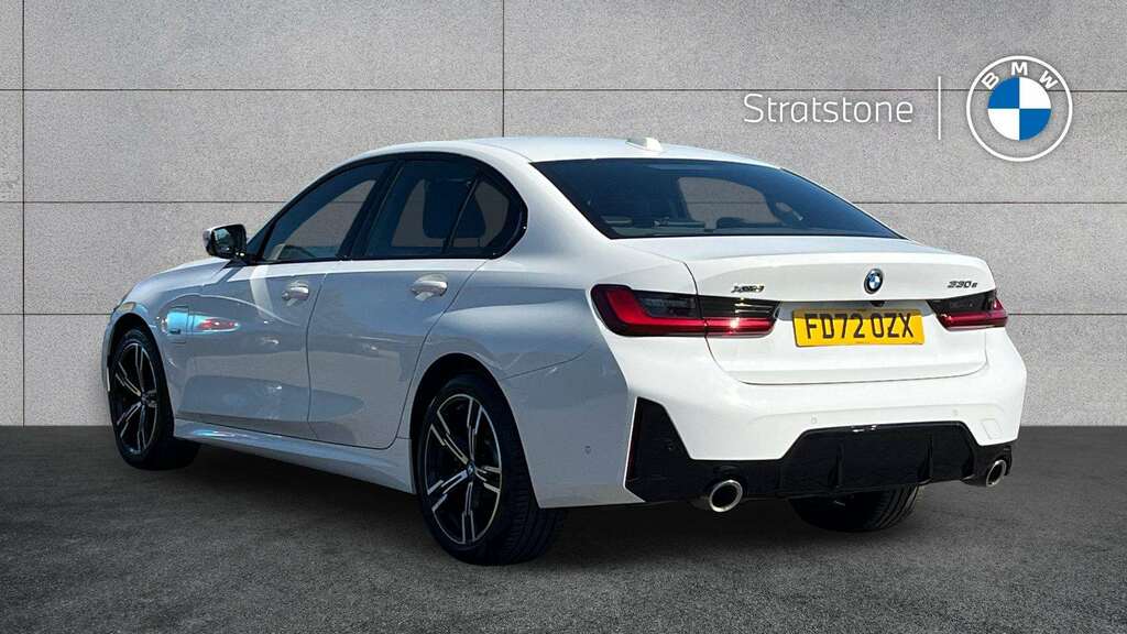 BMW 3 Series 330E Xdrive M Sport Step 2022 FD72OZX White #2