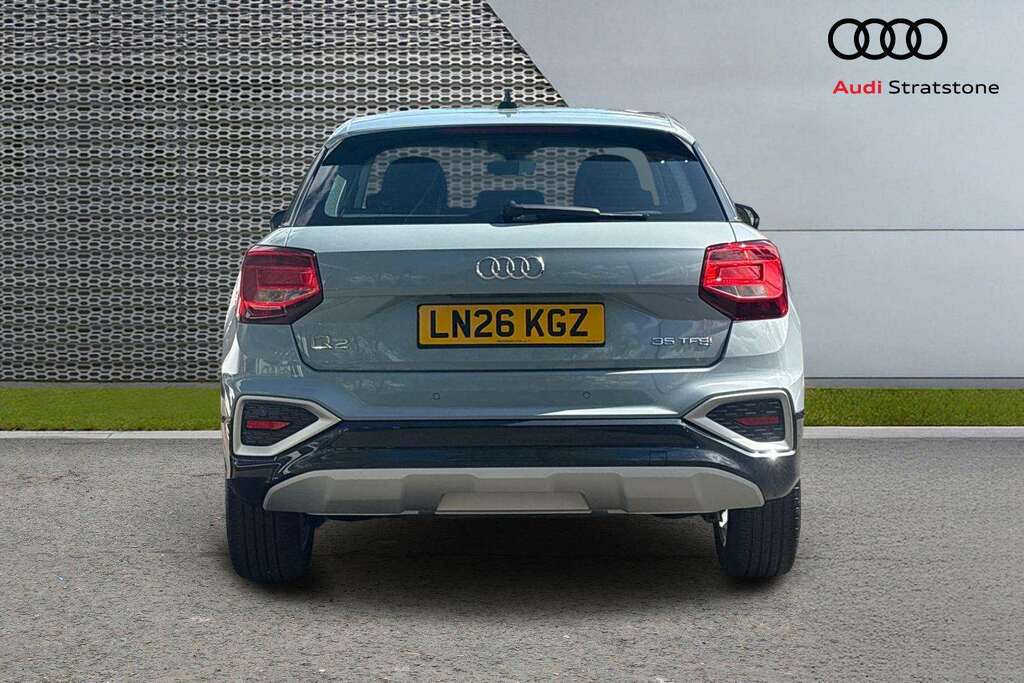 Audi Q2 35 Tfsi Sport S Tronic 2026 LN26KGZ Grey #6