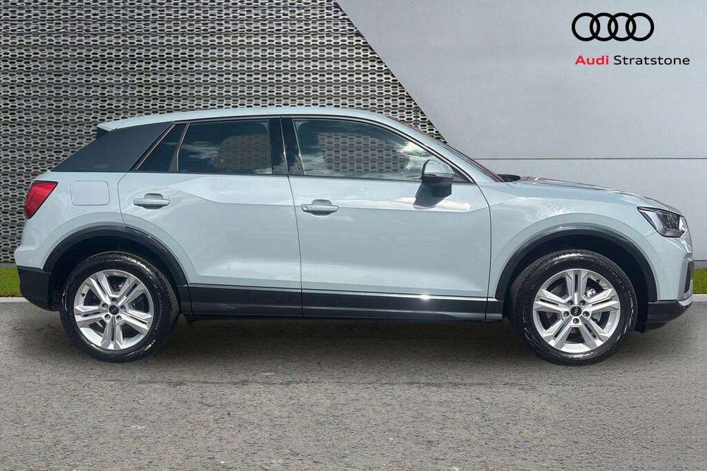 Audi Q2 35 Tfsi Sport S Tronic 2026 LN26KGZ Grey #4