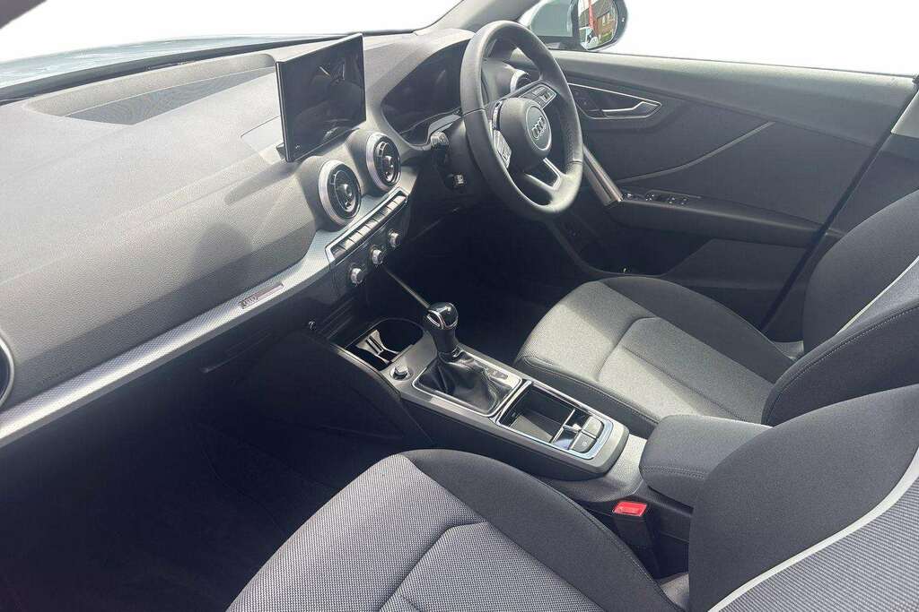 Audi Q2 35 Tfsi Sport S Tronic 2026 LN26KGZ Grey #2