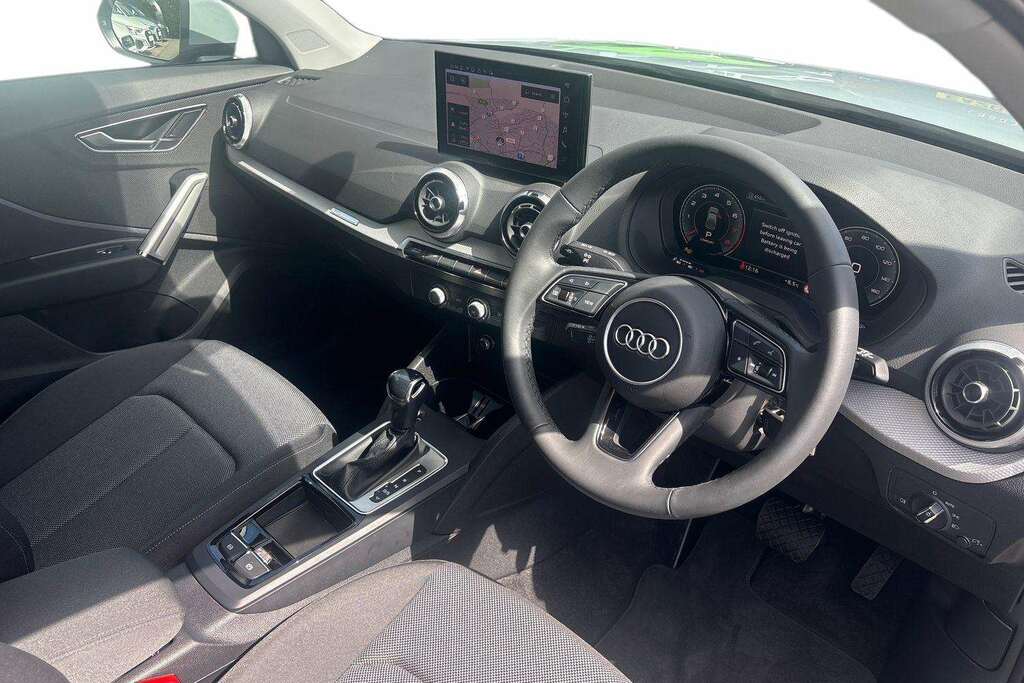 Audi Q2 35 Tfsi Sport S Tronic 2026 LN26KGZ Grey #5